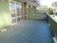  » Vendesi trilocale vicinissimo al mare con ampio terrazzo abitabile. Prezzo euro 78.000 trattabili